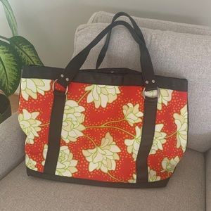 Stylish “take everywhere” canvas tote